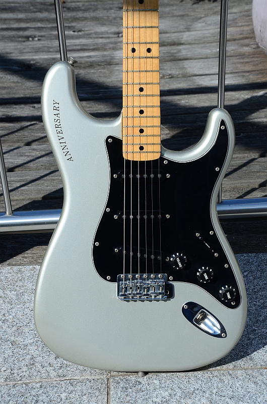 07 Fender Stratocaster 25 Anniversary 1979 16.jpg