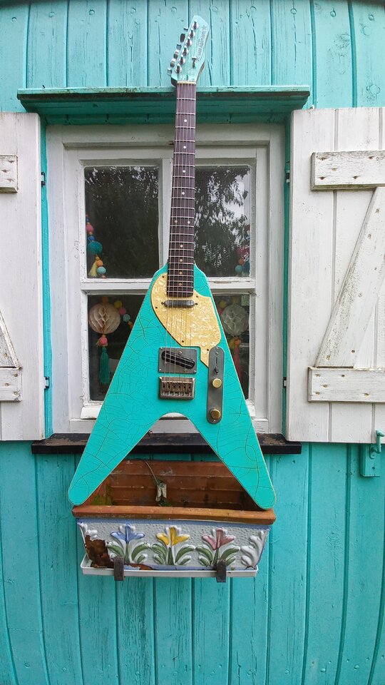 107 San Absolute Tele-Flying V Hybrid 16.jpg