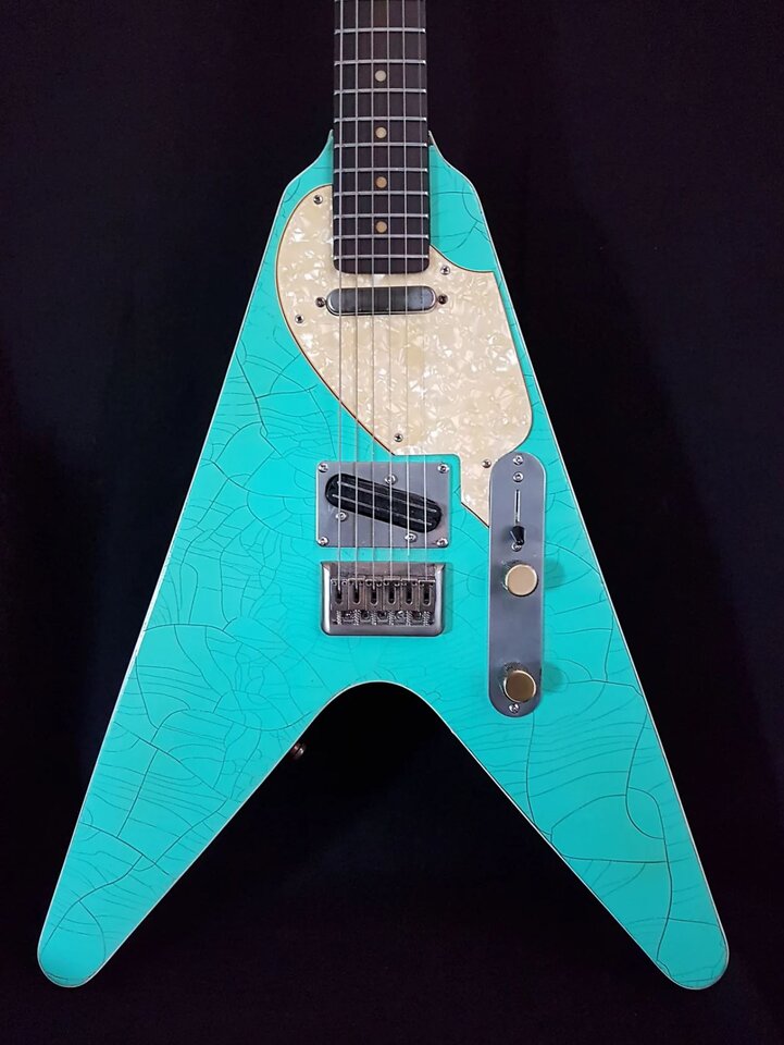 107 San Absolute Tele-Flying V Hybrid Reverb 02.JPG