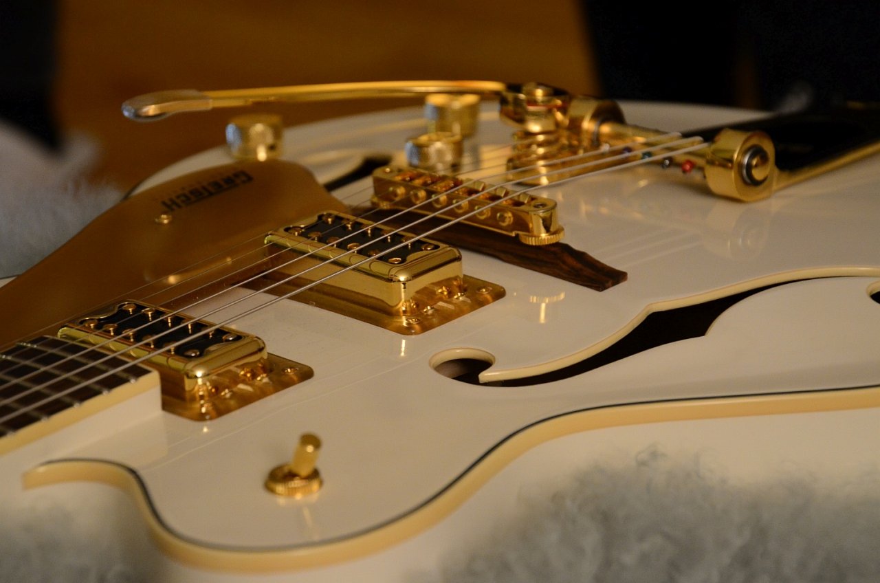 16 Gretsch G 5422TG white-gold 27.jpg