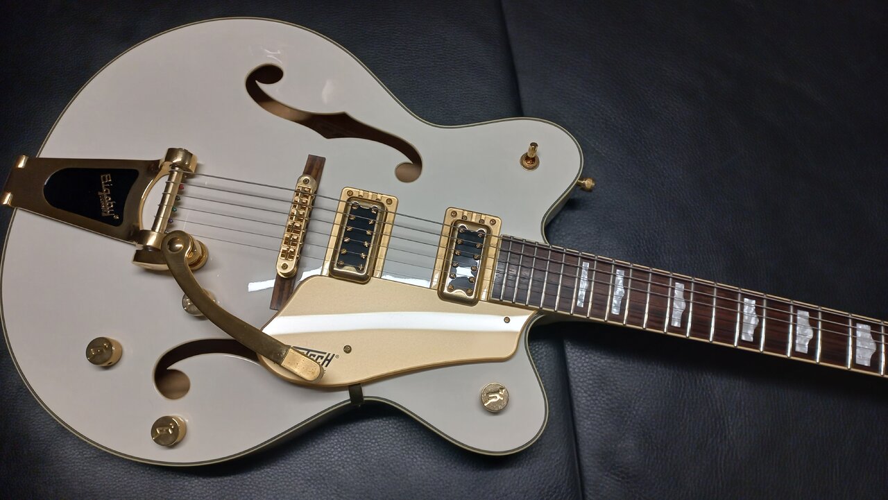 16 Gretsch G 5422TG white-gold 49.jpg