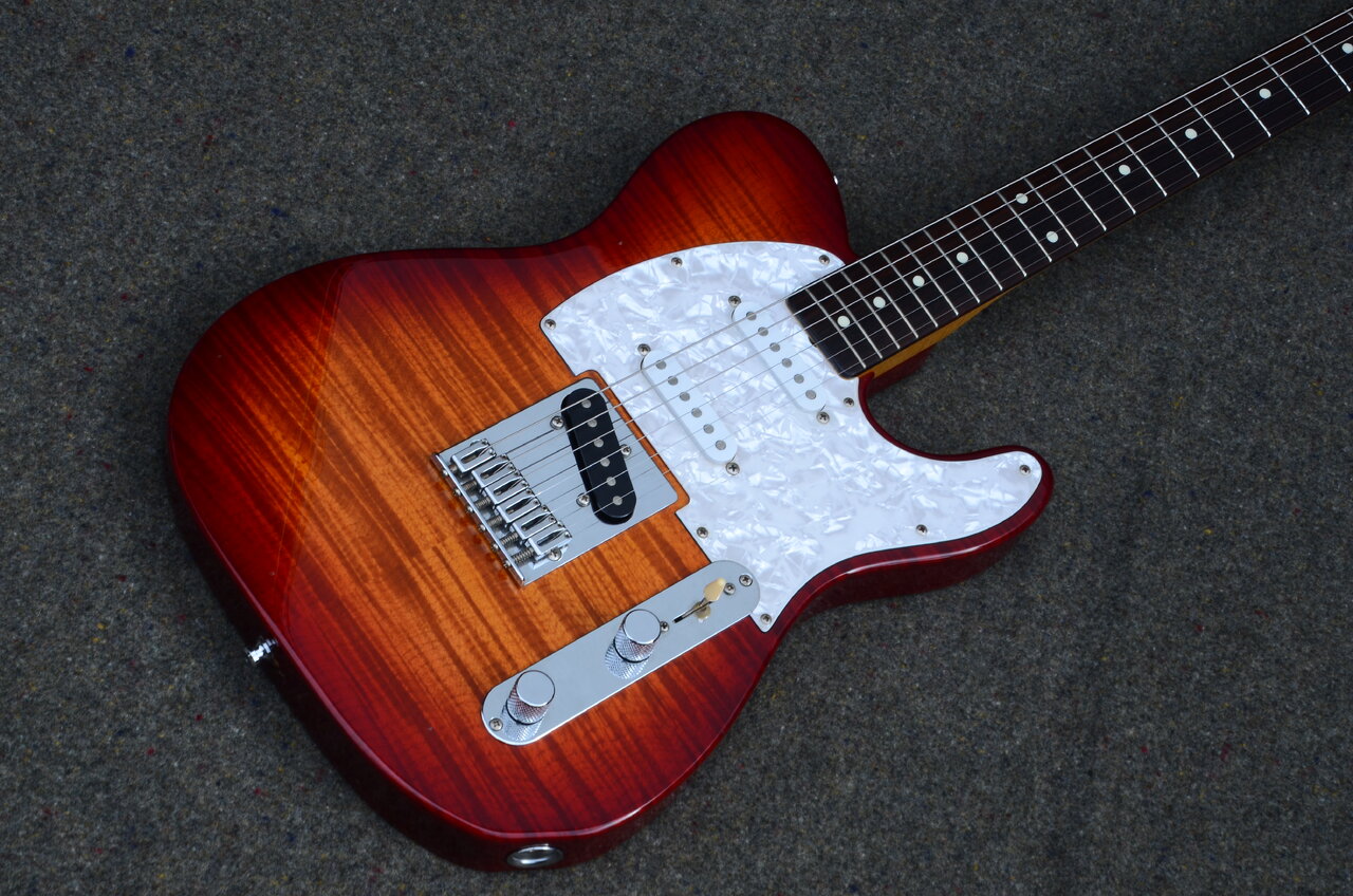 28 Fender Telecaster Japan Foto Flame 10.JPG