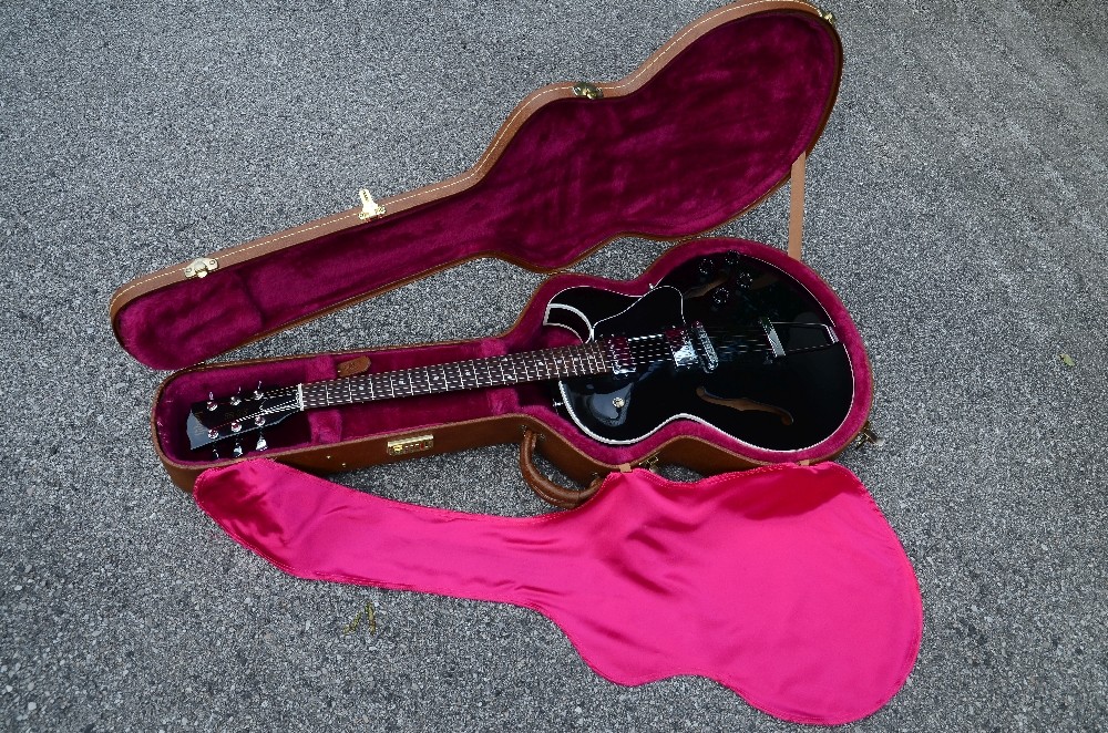 43 Gibson ES 135 Limited Edition 09.jpg