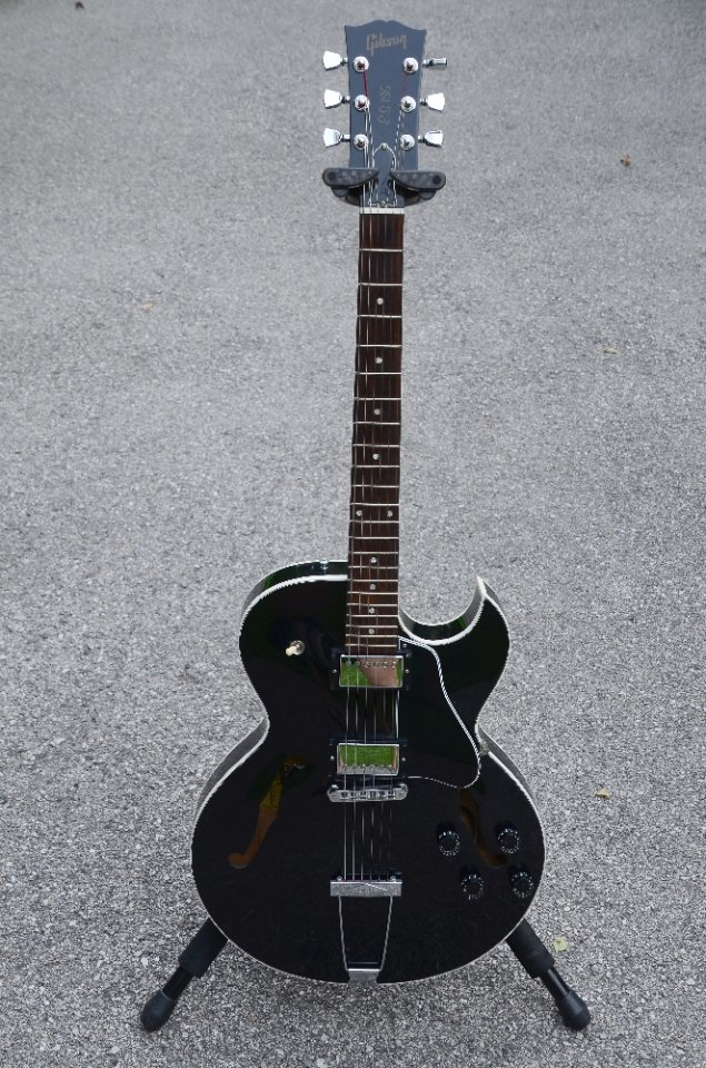 43 Gibson ES 135 Limited Edition 19.jpg