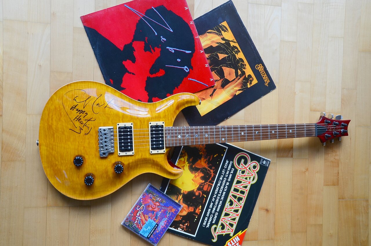 49 PRS Custom 24  Santana signed 18.jpg