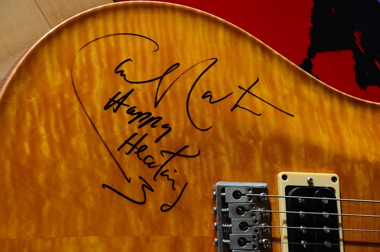 49 PRS Custom 24  Santana signed 24.jpg