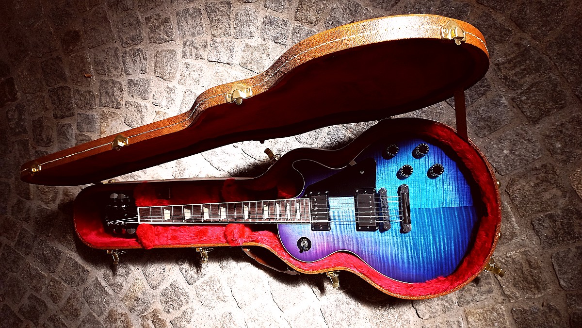 88 Gibson Les Paul Traditional Pro V Blueberry Burst 22.jpg