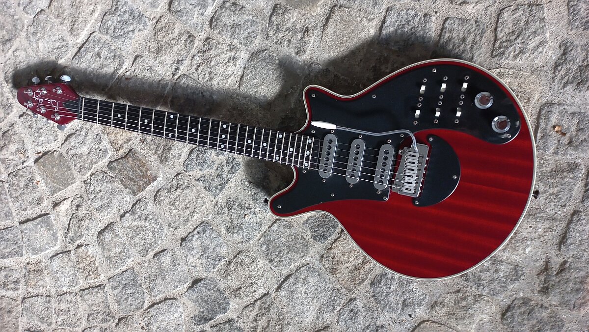 89 Brian May Guitars Red Special 13.jpg