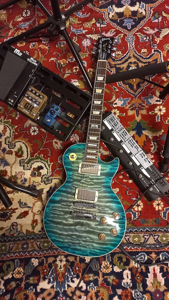 90 Gibson Les Paul Standard Ocean Water Quilt 19.jpg