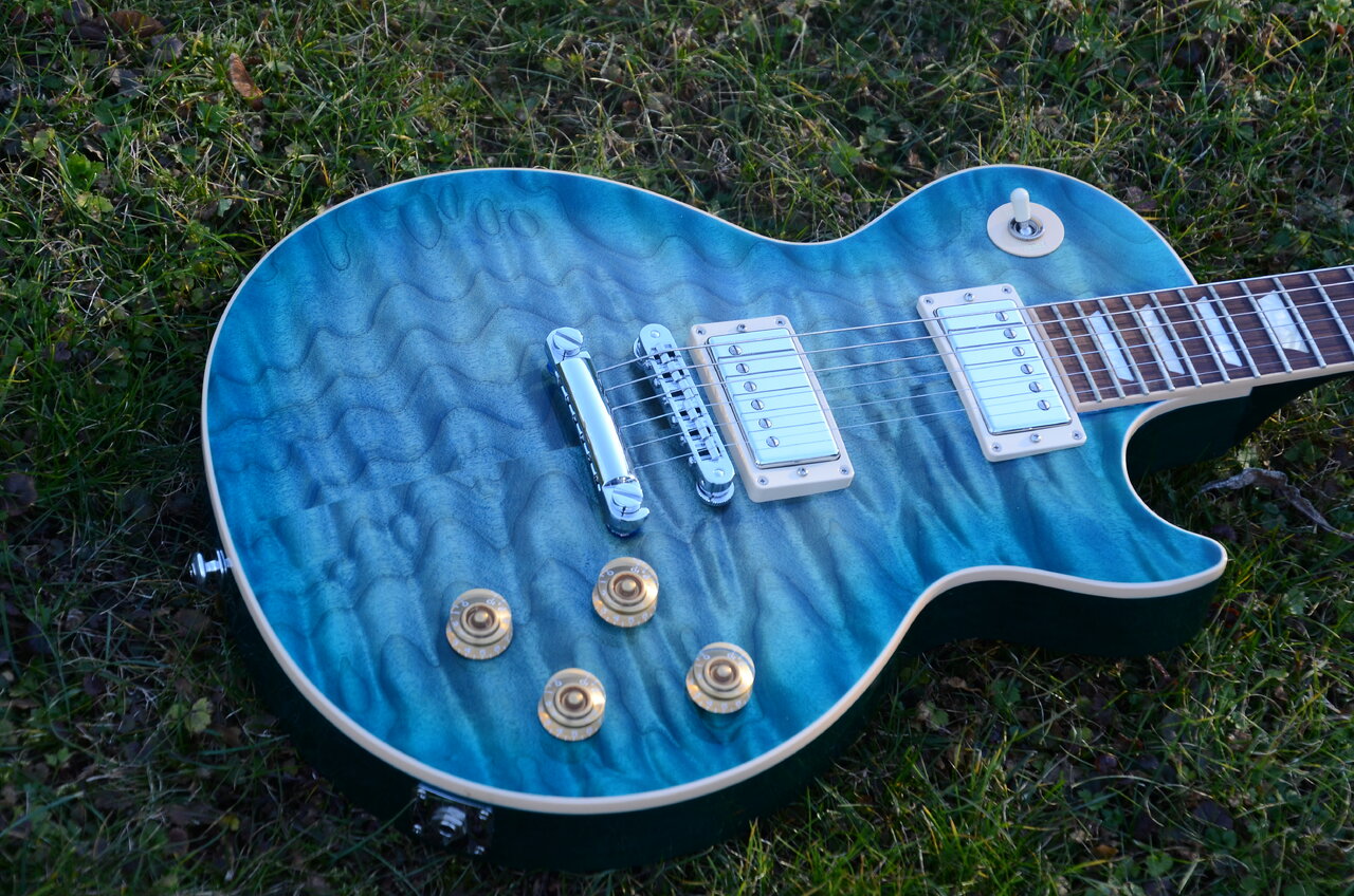 90 Gibson Les Paul Standard Ocean Water Quilt 30.JPG