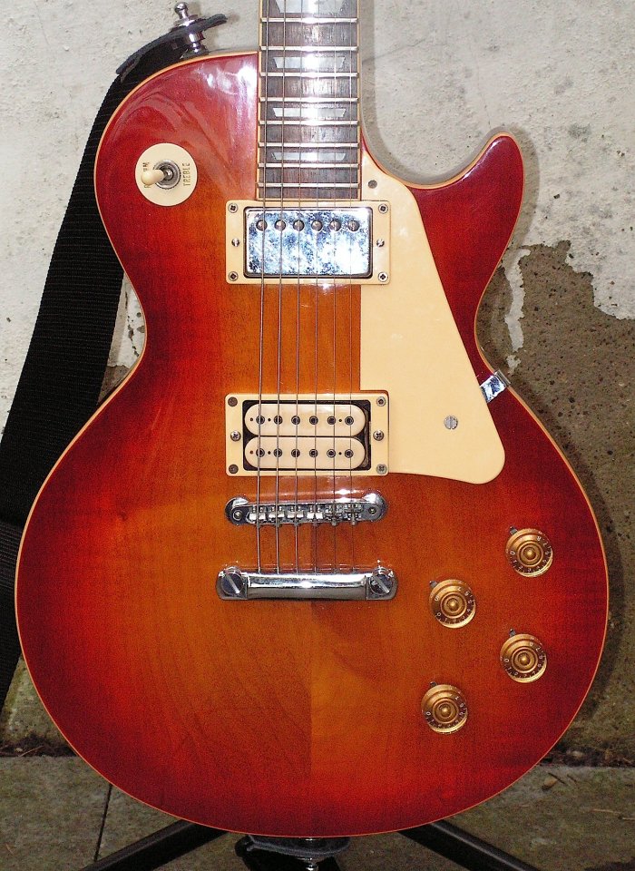 Chevy LP-S (body front, flashed, Schaller Golden 50s, DiMarzio dp100 70s).jpg