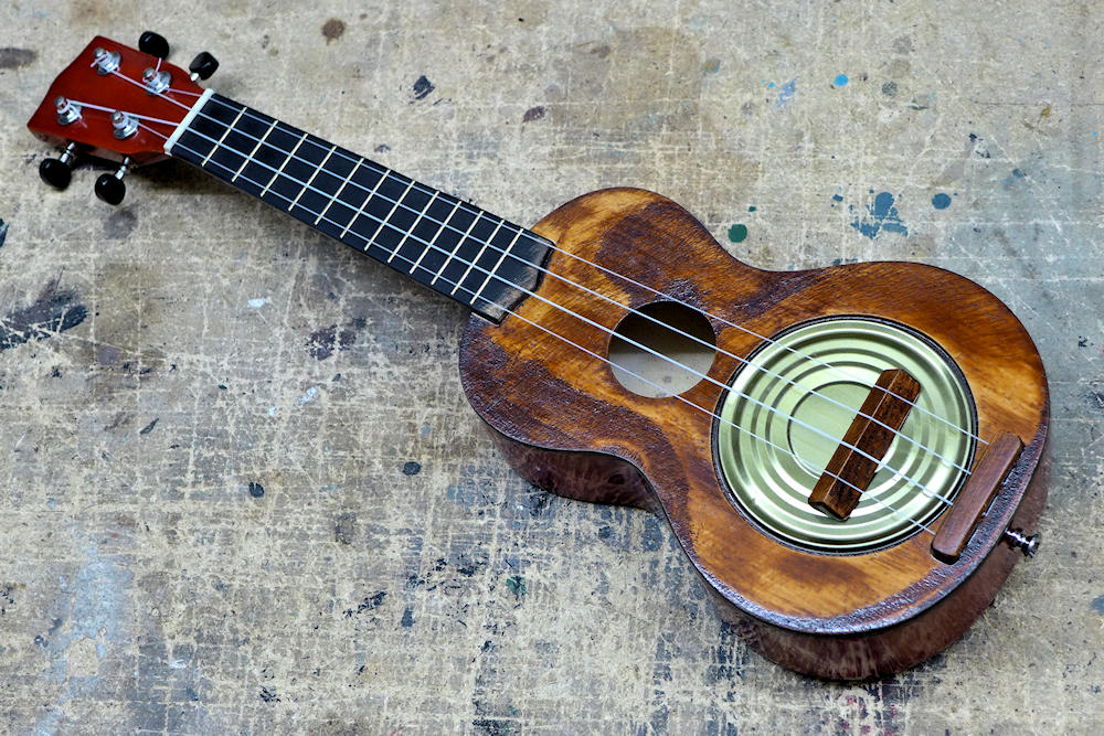 Dosendeckelresonatorbluesukulele.jpg