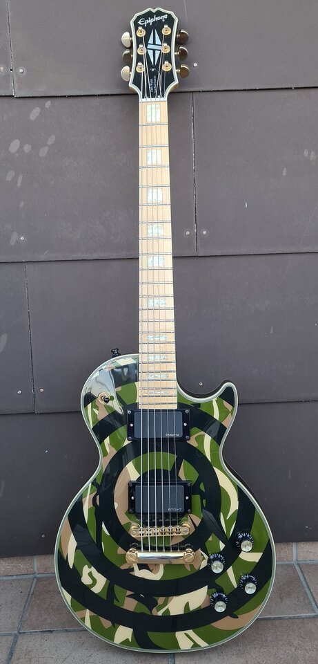 Epiphone Les Paul Custom Camo 01_K.jpg