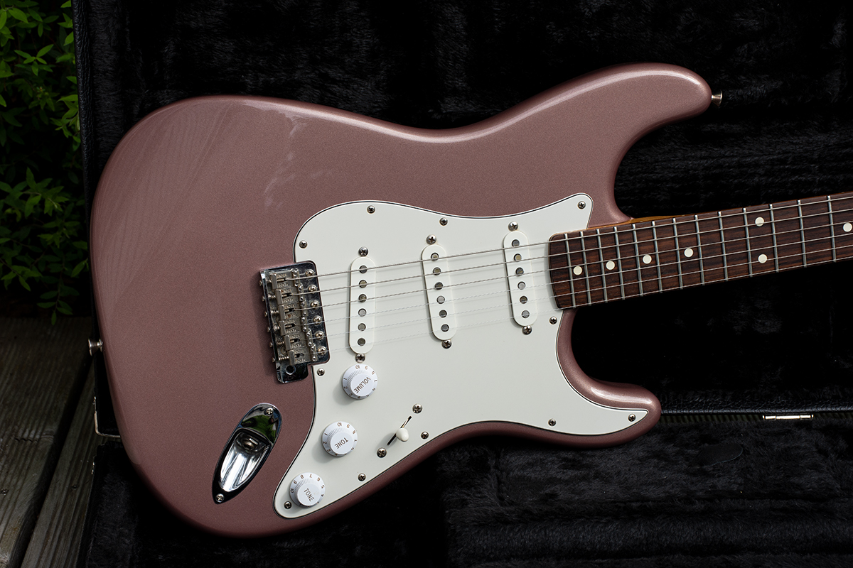 Fender CS 1960 Strat Burgundy Mist Body.jpg