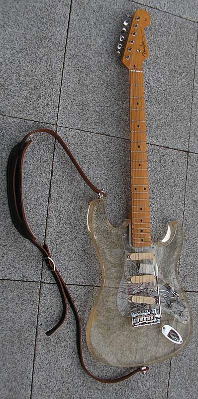 Fender Japan Acryl Strat EMG SA.jpg