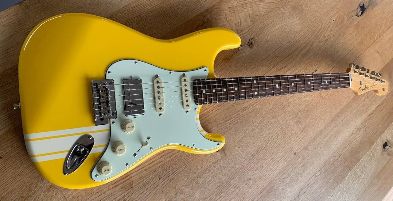 Fender Stratocaster Japan.jpg