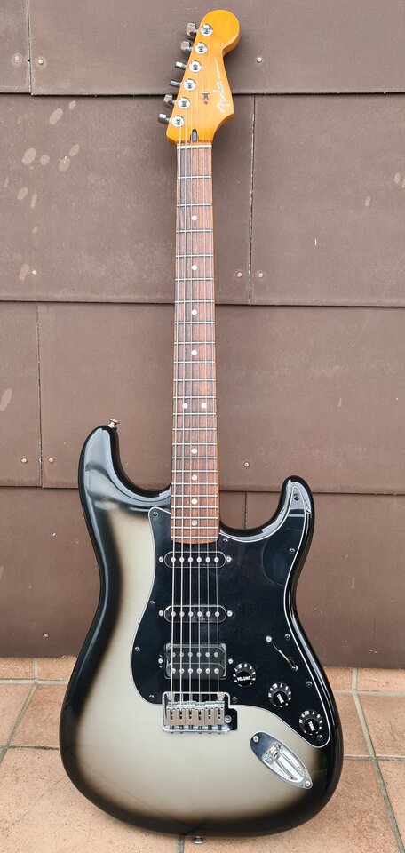 Fender Stratocaster Player Plus HSS 01_K.jpg