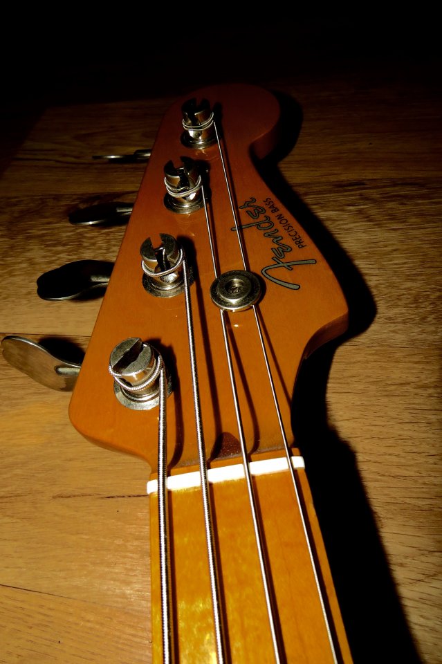 Fender_Precision_57_RI_MIJ_Headstock.jpg