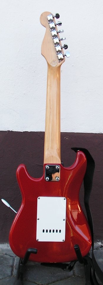 Firefoox Mini Strat Red MN India back.jpg