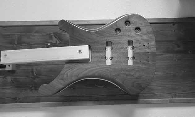 fretless-e-bass-eigenbau.jpg