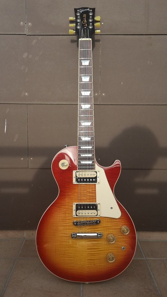 Gibson Les Paul Classic 2015 001_K.jpg