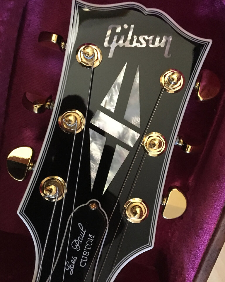 Gibson-Les-Paul-Headstock.jpg