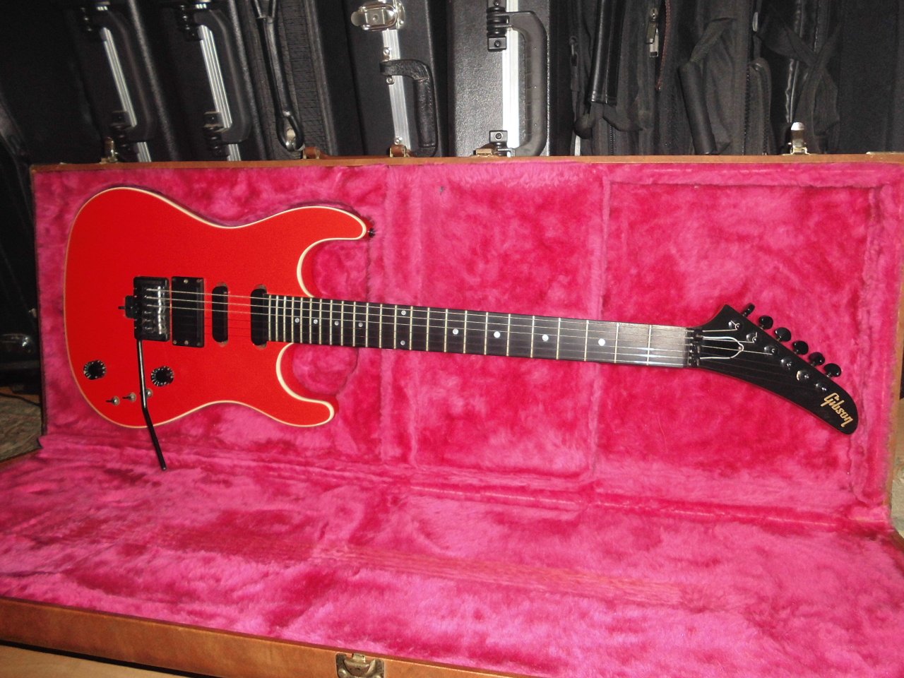 Gibson U2 Fer Fen Red BX_02.JPG