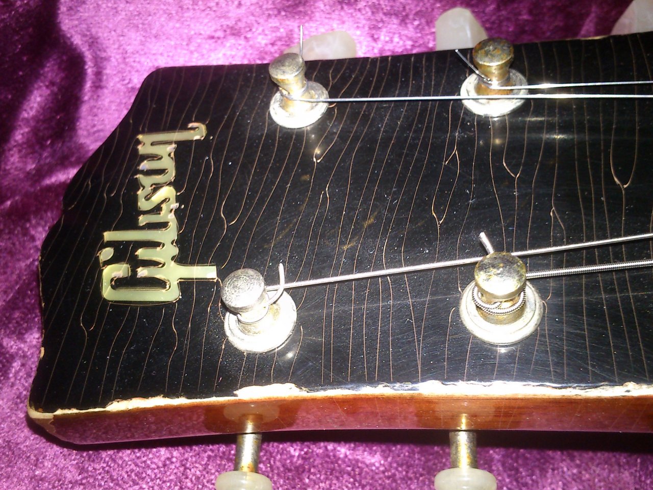 Headstock.JPG