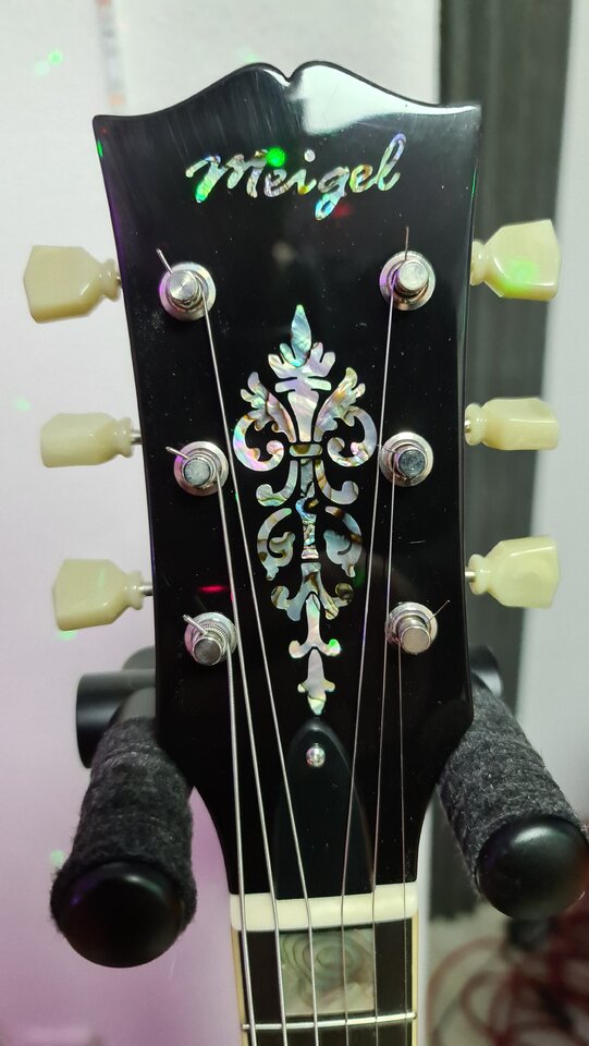 headstock.jpg