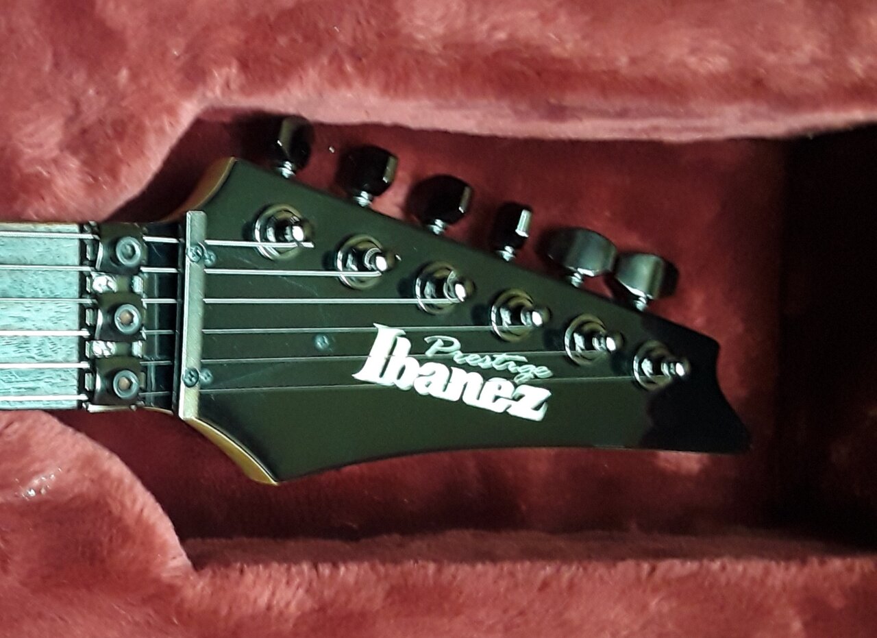 Ibanez_RG1570_SDB,MIJ_Headstock.jpg