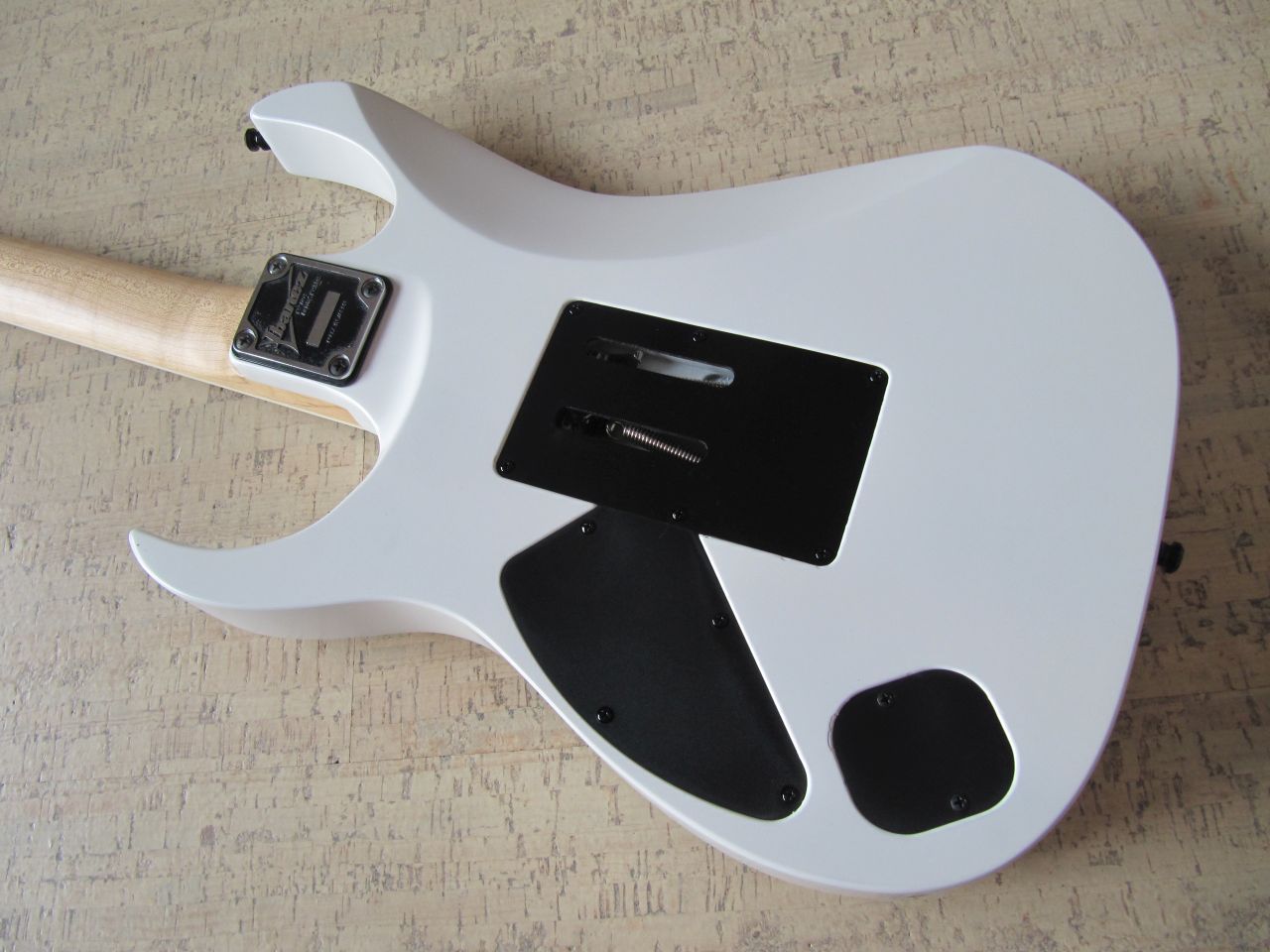 Ibanez_RG570DXBWM_1992_07.jpg