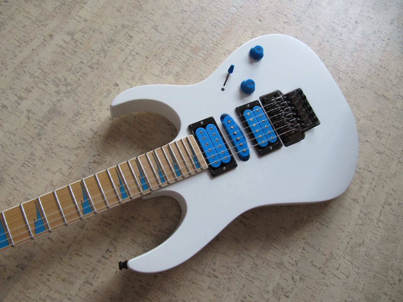 Ibanez_RG570DXBWM_1992_13.jpg