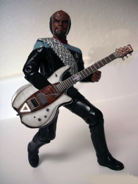 Klingonguitar ready k.jpg