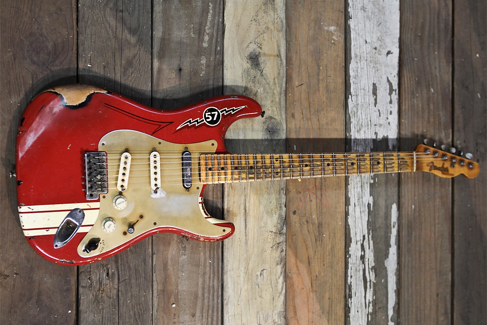 levis-vintage-clothing-fender-stratocaster-guitar-01.jpg