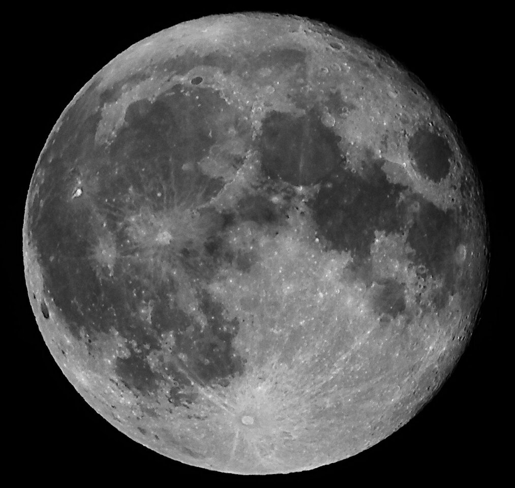 moon 9 w 23 contrast small.jpg