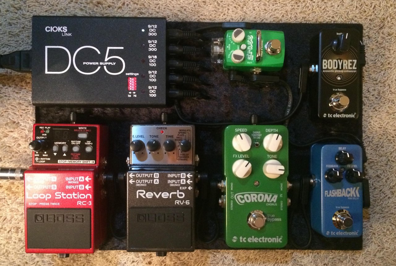 Pedalboard 2.jpg