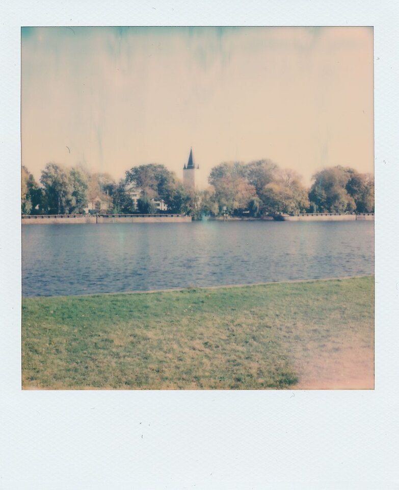 Polaroid_0001.jpg