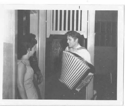 presleyaccordion.jpg