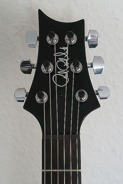 SE EG schwarz Headstock.jpg