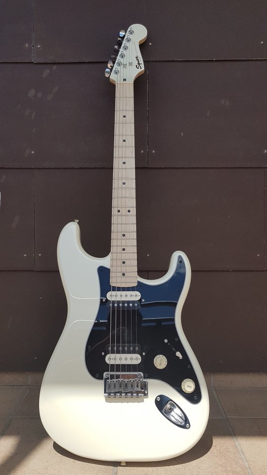 Squier Contemporary Strat HH 001_K.jpg