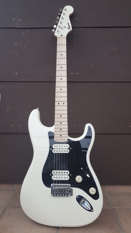 Squier Contemporary Strat HH 002_K.jpg