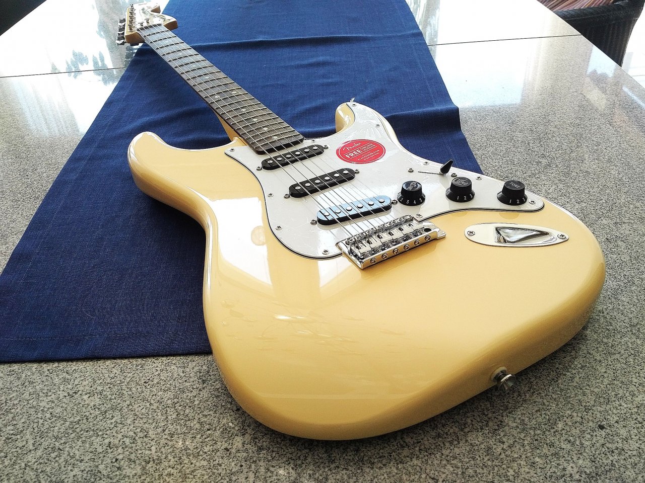 squier vintage.jpg