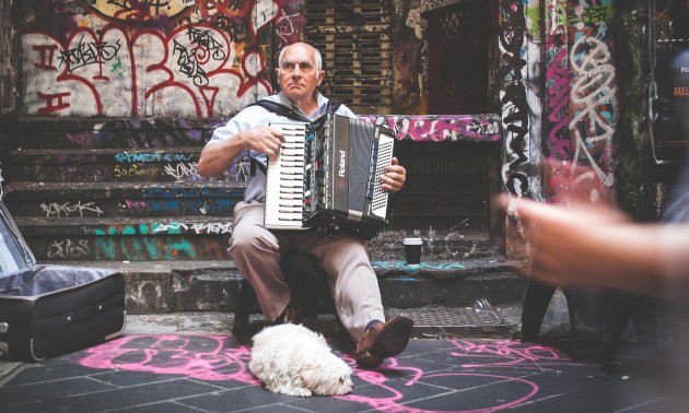 street-performer-926746_1920.jpg