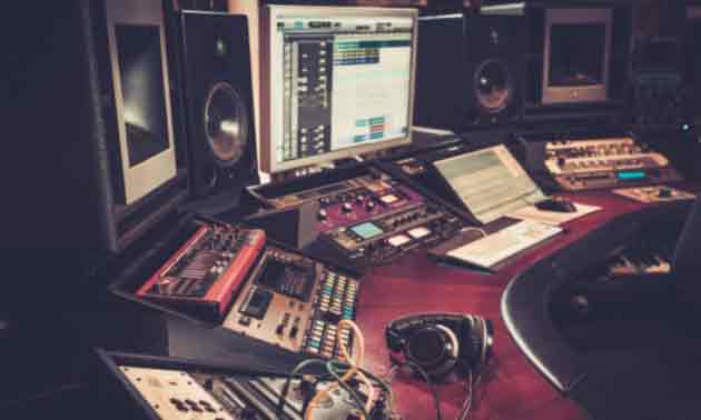 studio-controller-mackie-big-knob.jpg