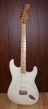 Fender_Squier Forum 002.JPG