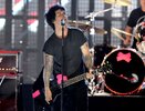 27th-Annual-Rock-and-Roll-Hall-of-Fame-Induction-Ceremony-4-14-green-day-30739276-594-456.jpg