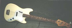 Fender Musicmaster 1975.jpg