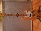 Jazz Bass 01.jpg