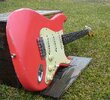 f5f91a8f9e0c172d53e2293584563222-1961 VINTAGE FIESTA RED FENDER STRAT E22-480x360.jpg