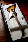 Gibson_Explorer_GOTW_Vintage_Sunburst_(Full_1).jpg